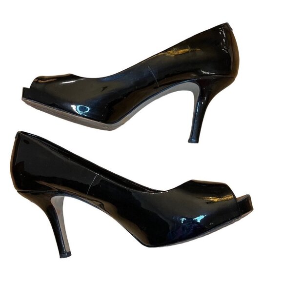 Vince Camuto Black Peep Toe Patent Leather Heels Sz 7 - Picture 2 of 10